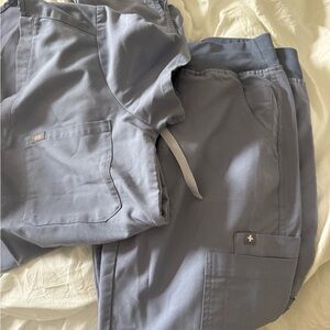 Figs vapor blue scrub set